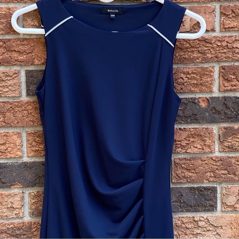 💥FREEWITH PURCHASE RW&Co Navy Sheath Dress With Zipper Accents Size XS